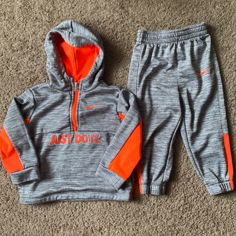 Nike Dri-Fit Jacket and Pants 2 Piece Set (24 Mon)